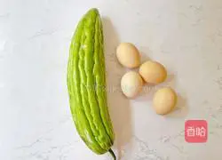 Illustration of how to make bitter melon and eggs 1
