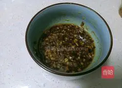 Illustration of how to make shredded cucumber noodles 6