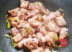 Illustration of how to cook the sauced pork ribs in seconds 8