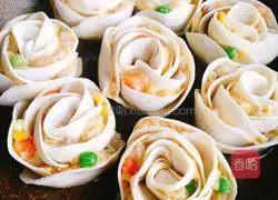 Illustration of how to make fried shrimp and rose flower dumplings 8