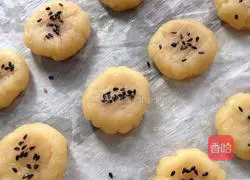 Illustration of how to make meat floss biscuits 7