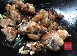 Illustration of how to cook potato stewed chicken legs 11