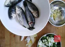 Stewed crucian carp soup Illustration of how to do it 1