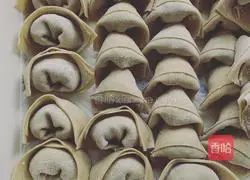 Illustration of how to make chive wontons 7