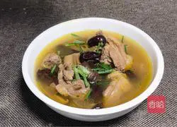 Illustration of how to make red date, mushroom and dolphin soup 8