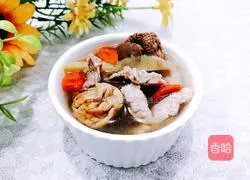 Illustration of how to make mushroom and wolfberry lean meat soup 17