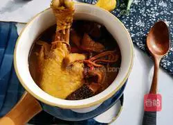 Illustration of how to make mushroom and chicken soup 11