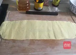 Illustration of how to make crispy milk fried dough sticks 3