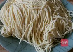 Illustration of how to make Yibin noodles 7