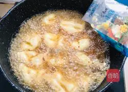 Illustration of how to make beef dumpling noodles 7