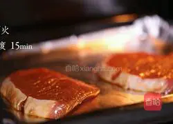 Illustration of how to make Chinese pork chop buns 3