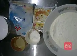 Illustration of how to make steamed buns rolled with flower oil 1
