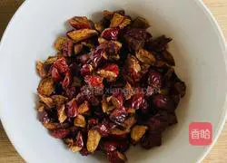 Illustration of making red date and brown sugar steamed buns 3