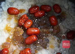 Illustration of how to make Sansheng Sanshi Peach Quinoa and Date Soup 4