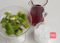 Cranberry Sparkling Water Recipe Illustration 1