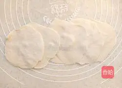 Illustration of how to make fried buns 10