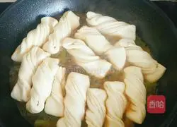 Illustration of how to make meals in one pot 10