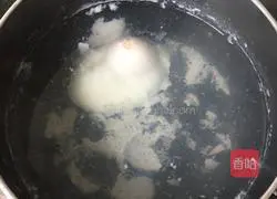 Illustration of how to make pumpkin and white fungus custard 7