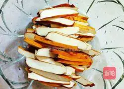 Illustration of how to make fried celery and dried beans 2