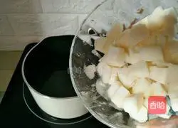 Illustration of how to make water chestnuts and pear syrup 4