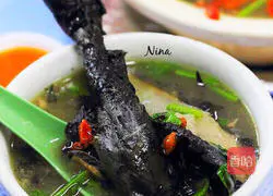 Illustration of how to make ginseng and black chicken soup 9