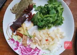 Illustration of how to cook duck legs with potatoes 5