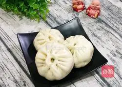 Illustration of how to make leek and spinach vegetarian buns 19