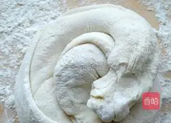 Illustration of how to make fermented scallion pancakes 4