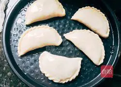 Illustration of how to make leek box 11