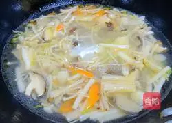 Illustration of how to make mushroom and egg drop soup 5