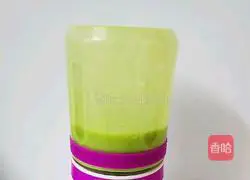 Illustration of how to make pea noodles 6