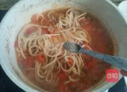 Illustration of how to make tomato beef pasta 9