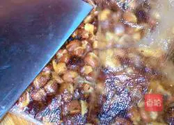 Illustration of how to make noodles with shredded pork in sauce 6