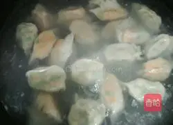 Illustrations of three ways to eat dumplings 7