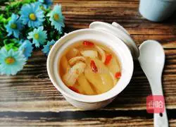 Illustration of how to make rock sugar, snow pear and lily soup 12