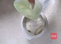 Illustration of how to make Sichuan clams with rock sugar and snow pear 3