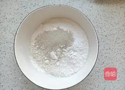 Illustration of how to make snail steamed buns 2