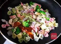 Baby Fish Intestine Butterfly Noodles Recipe Illustration 10