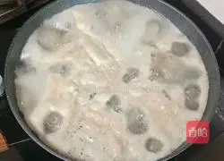 Illustration of how to make beef bone and lotus root soup 4