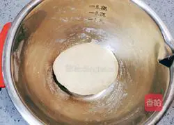 Illustration of how to make pumpkin flower steamed buns 2