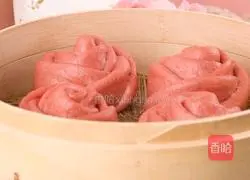 Illustration of how to add a romantic touch to breakfast with real rose steamed buns 6