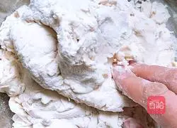 Illustration of how to make cabbage, meat and vermicelli pie 2