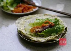 Illustration of how to make kimchi barbecue rolls 9