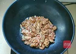 Illustration of how to make boiled pork slices 8
