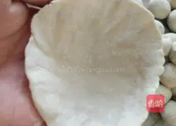 Illustration of how to make Keqiu Bao 8