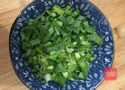 Illustration of how to make cold garlic sprouts 1