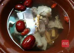 Illustrations of how to make healthy beef soup 10