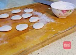 Illustration of how to make steamed spring cakes 9
