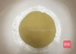 Illustration of how to make crispy milk fried dough sticks 2