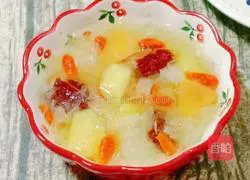 Illustration of how to make apple tremella sugar water 14